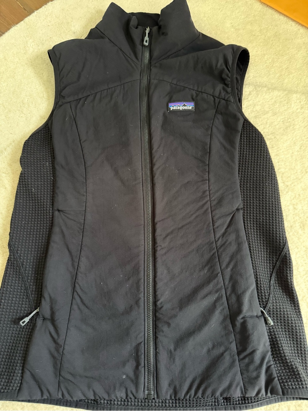Patagonia Black Women's Full-Zip Insulated Vest